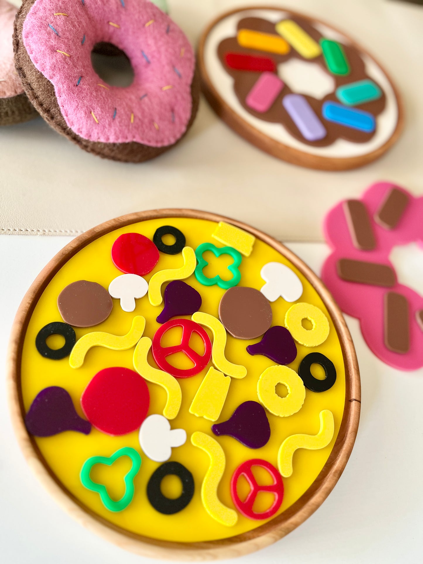 Large Circle Tray with Dry Erase Inserts / Basic Shape Plate
