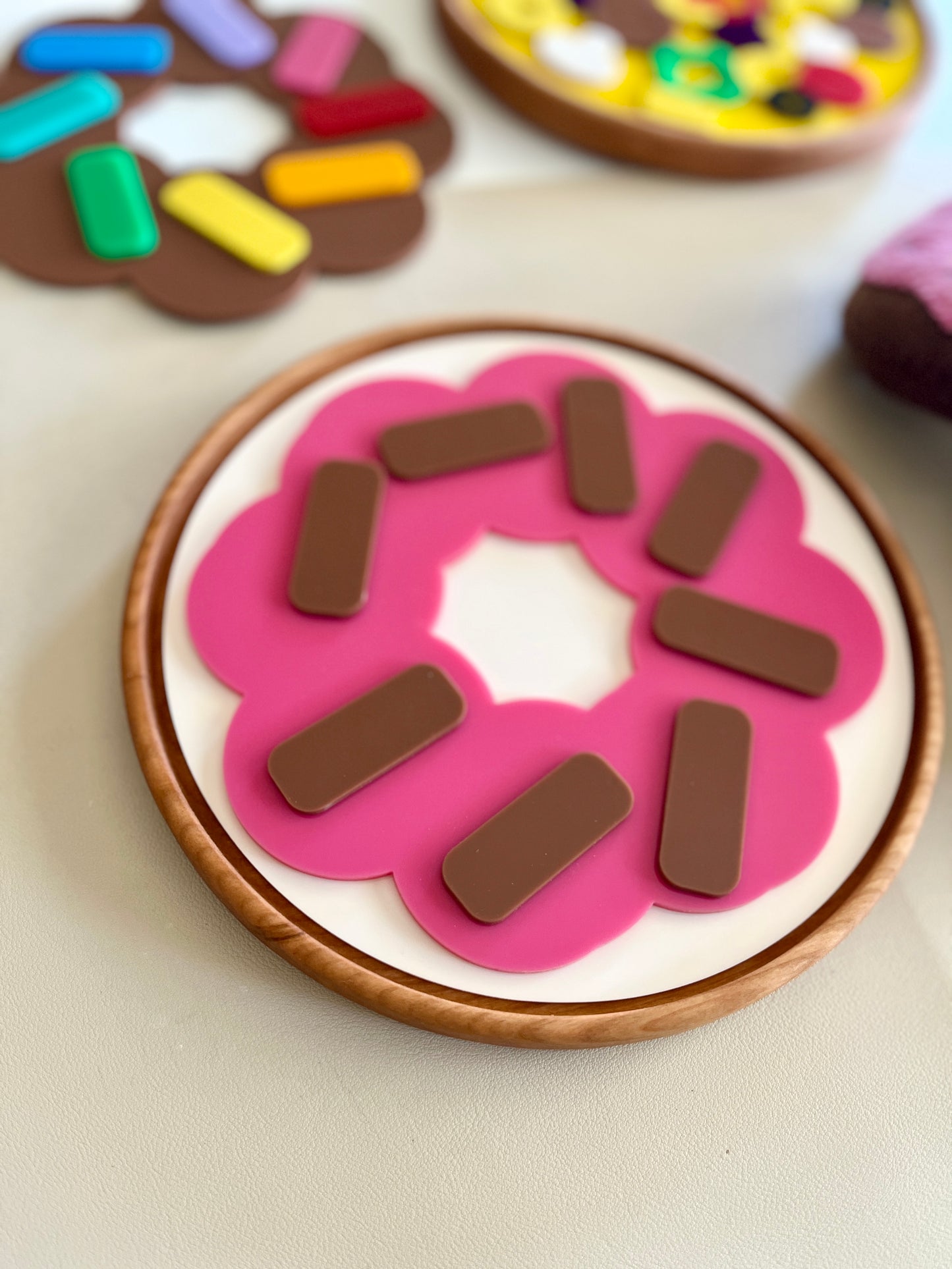 Large Circle Tray with Dry Erase Inserts / Basic Shape Plate