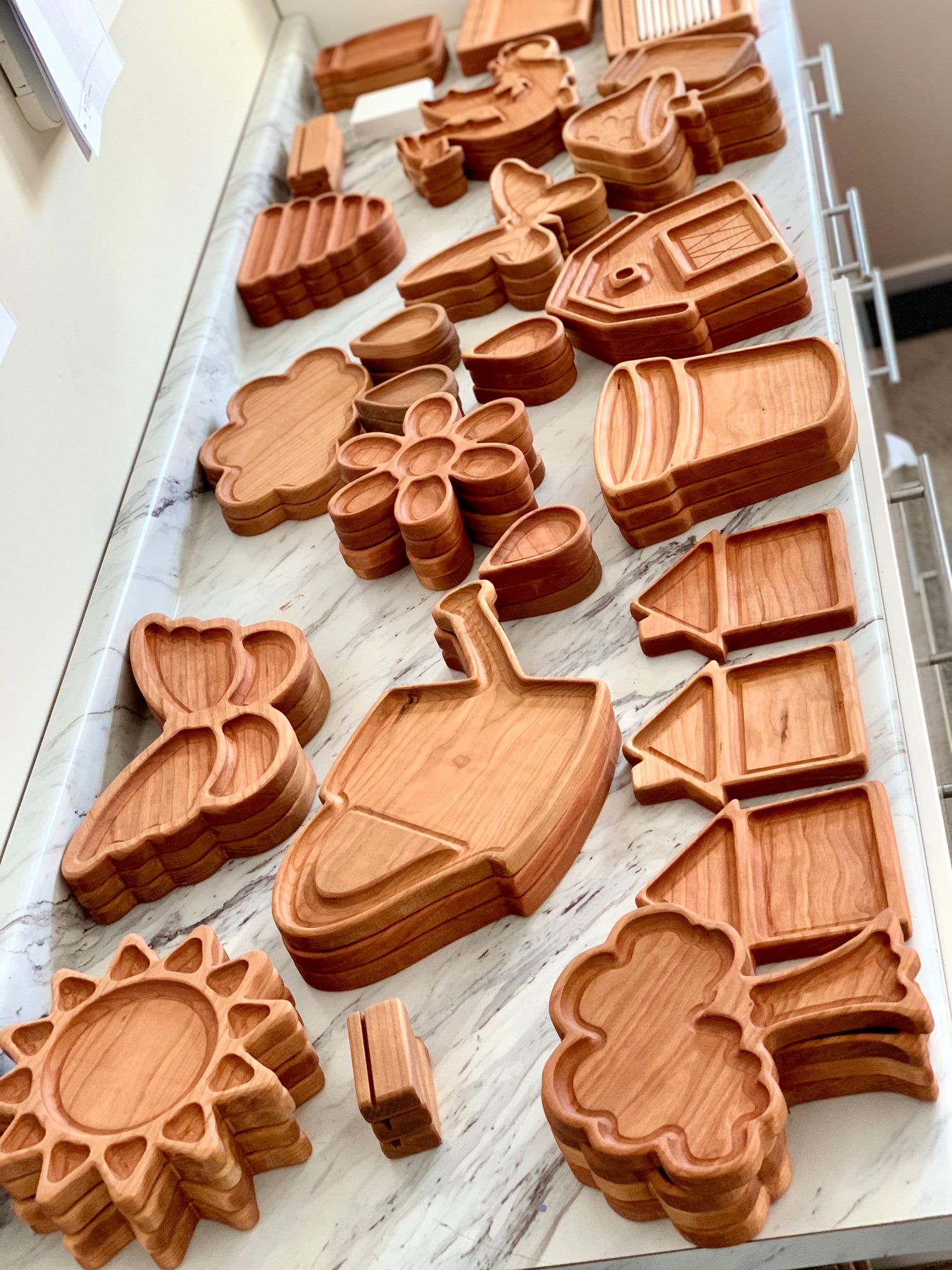 Wooden Plates & Trays, over 200 Shapes