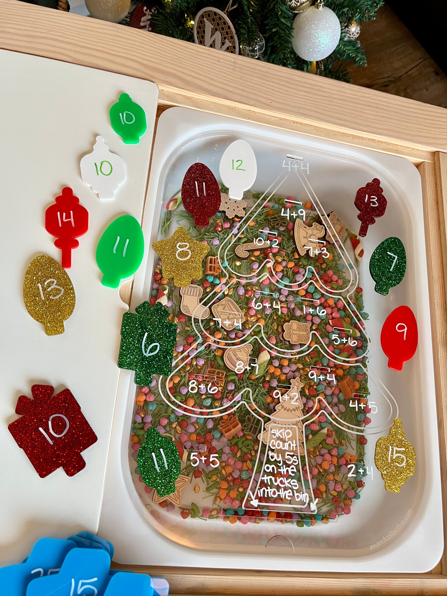 Christmas STEM Tree Insert – Acrylic Insert + 15 Light Bulbs / Ornaments Dry Erase Flisat Insert