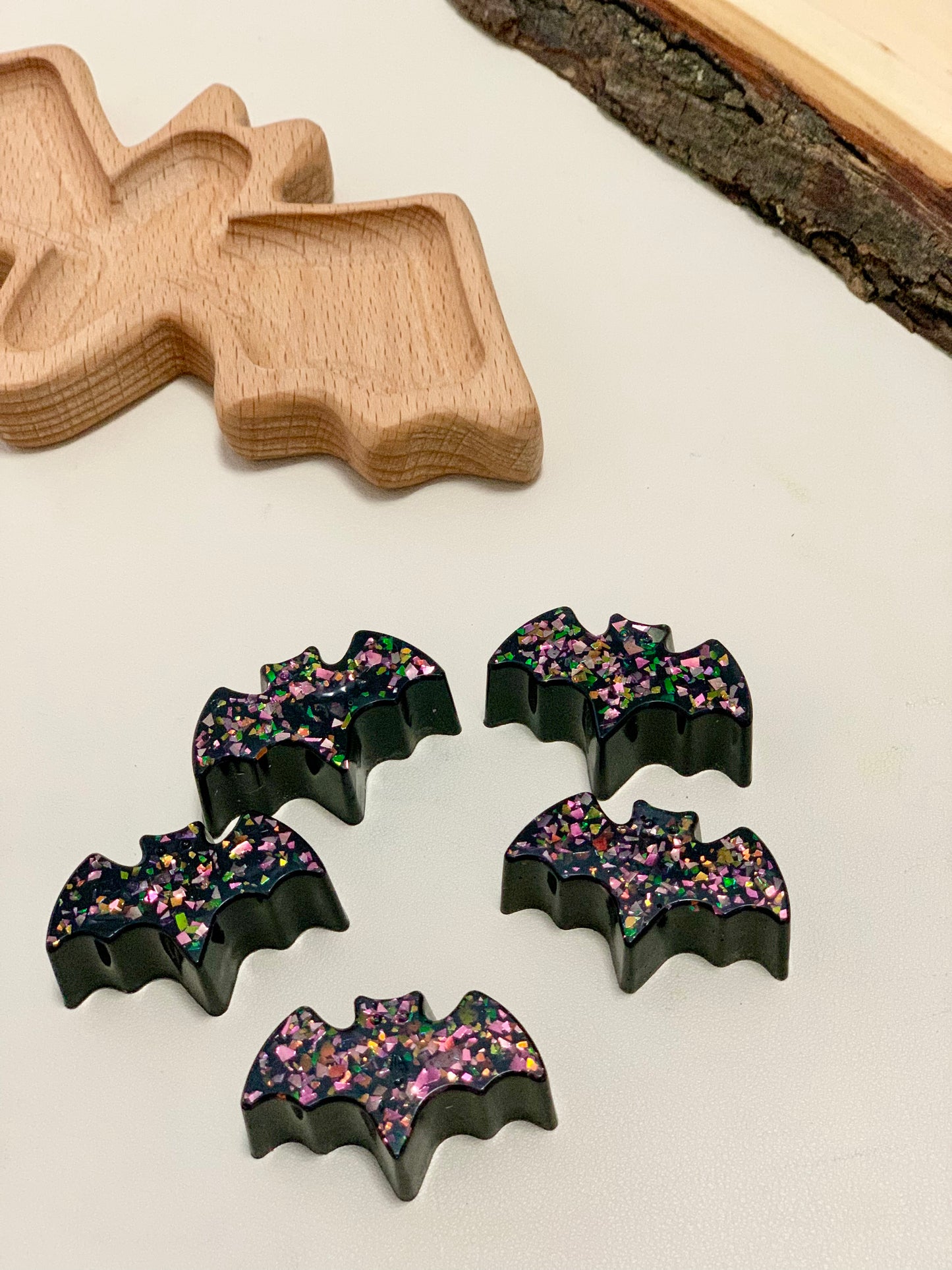 Glitter Resin Loose Parts, Set of 5, Bats or Pumpkins