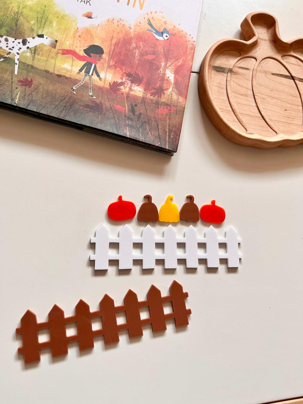 Little Dry Erasables - 5 Mini Pumpkins on a Fence