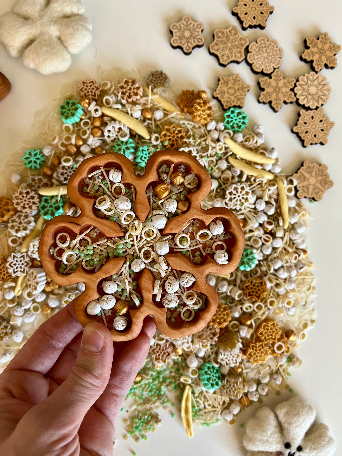 Mini Snow Trays, 3 Mini Snowflakes, Mini Snow Globe + Mini Snowman in Toque