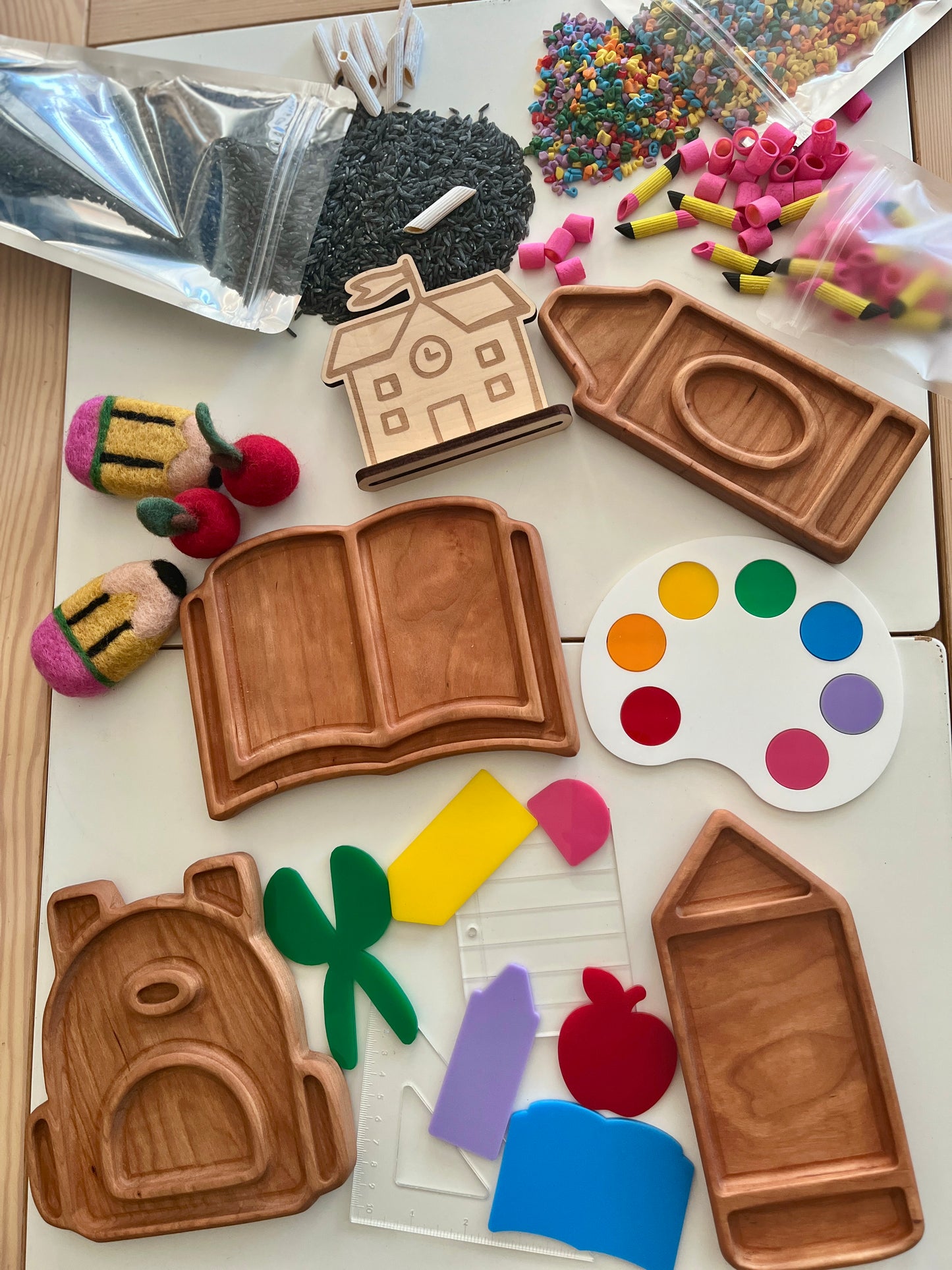 Mini Back to School Wooden Plate / Sensory Tray | Book, Pencil, Crayon, Backpack, Bus, Apple and Paint Palette Trays