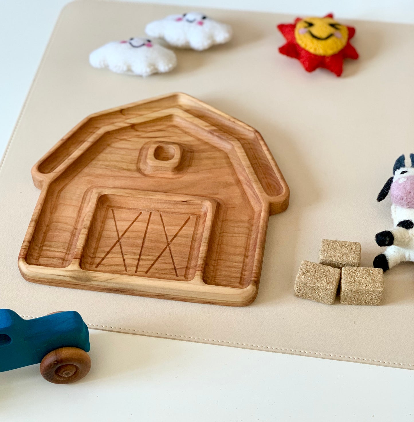 Barn Plate / Sensory Tray