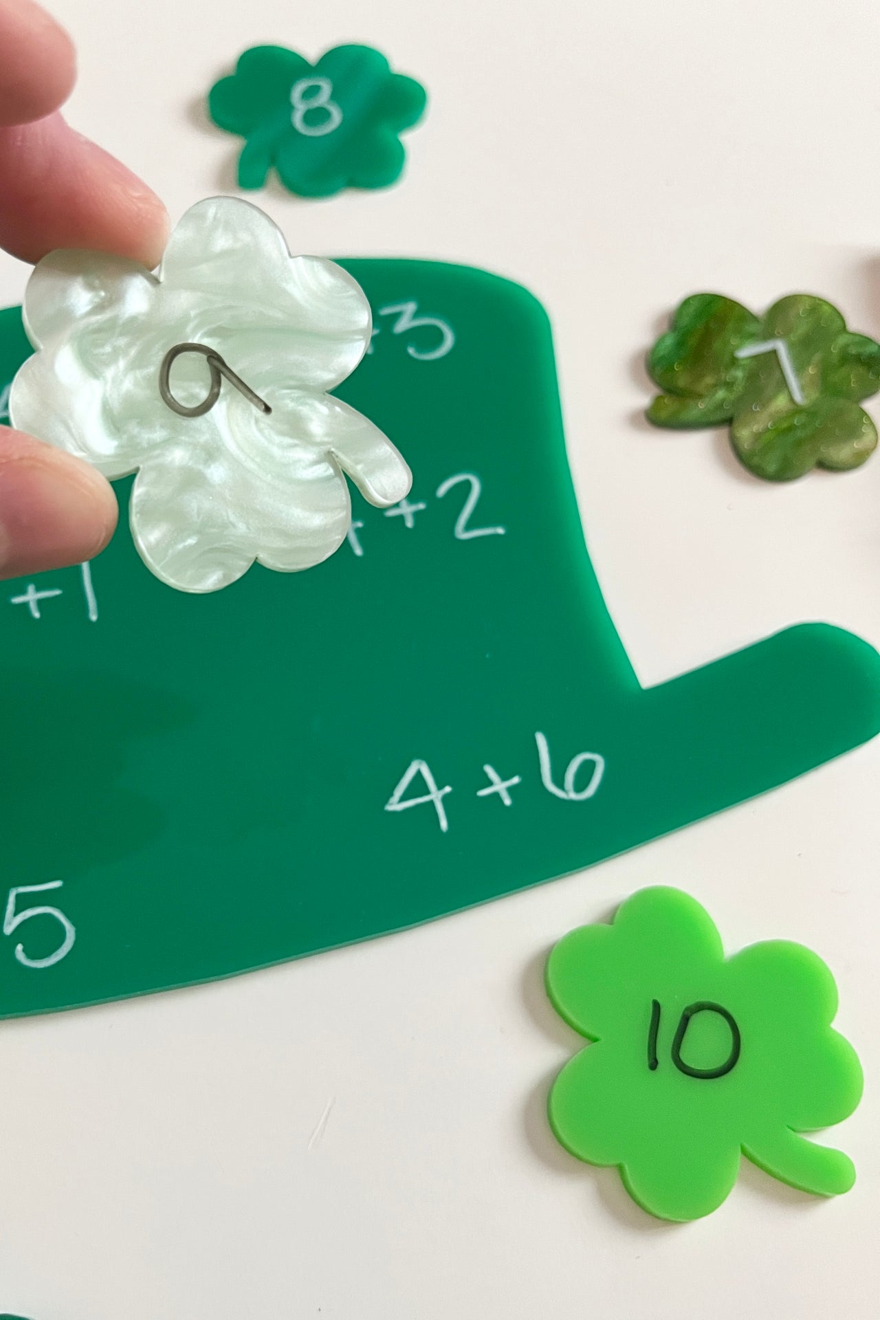Little Dry Erasables - Leprechaun Hat with Clovers / Shamrocks