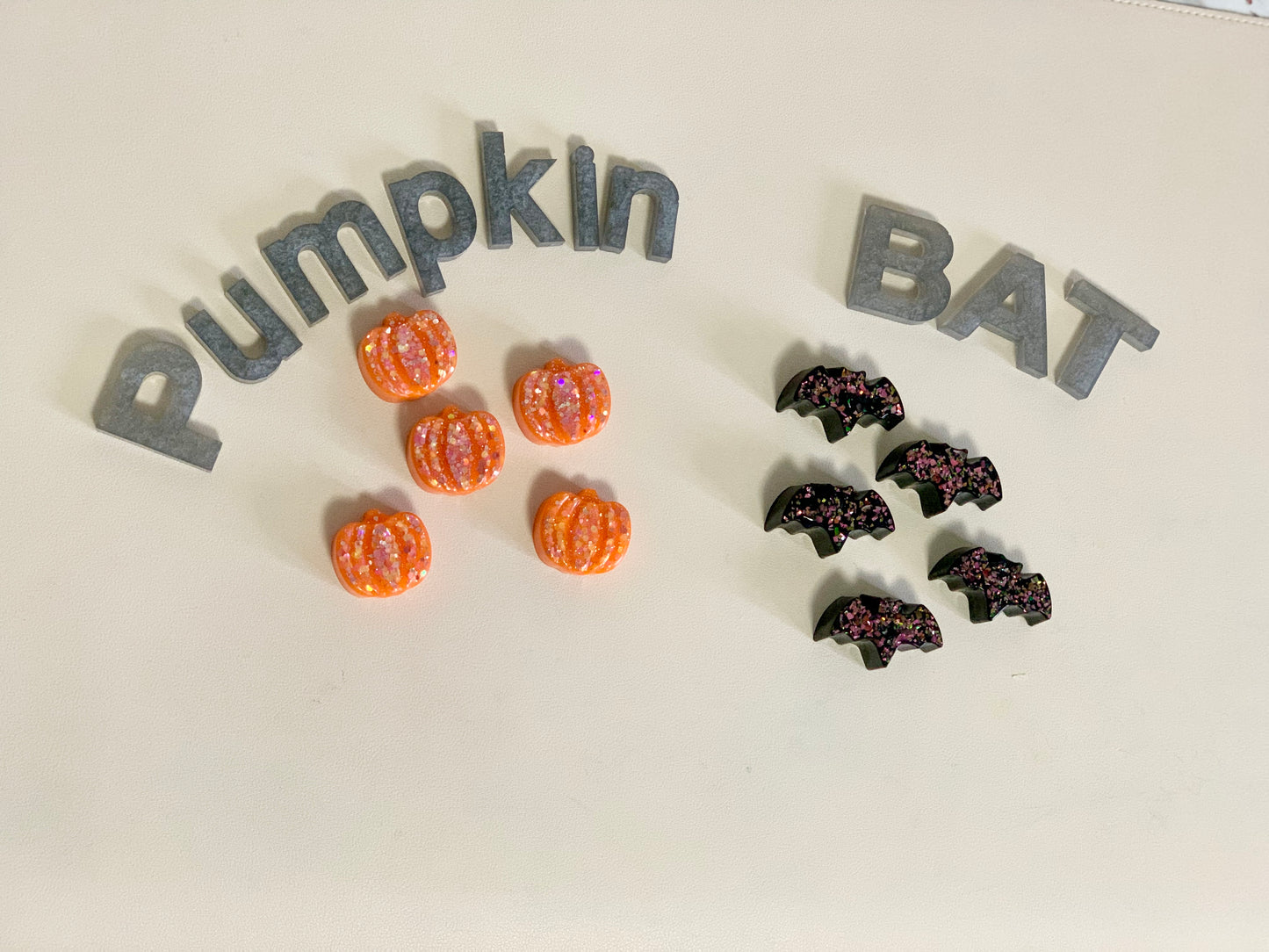 Glitter Resin Loose Parts, Set of 5, Bats or Pumpkins