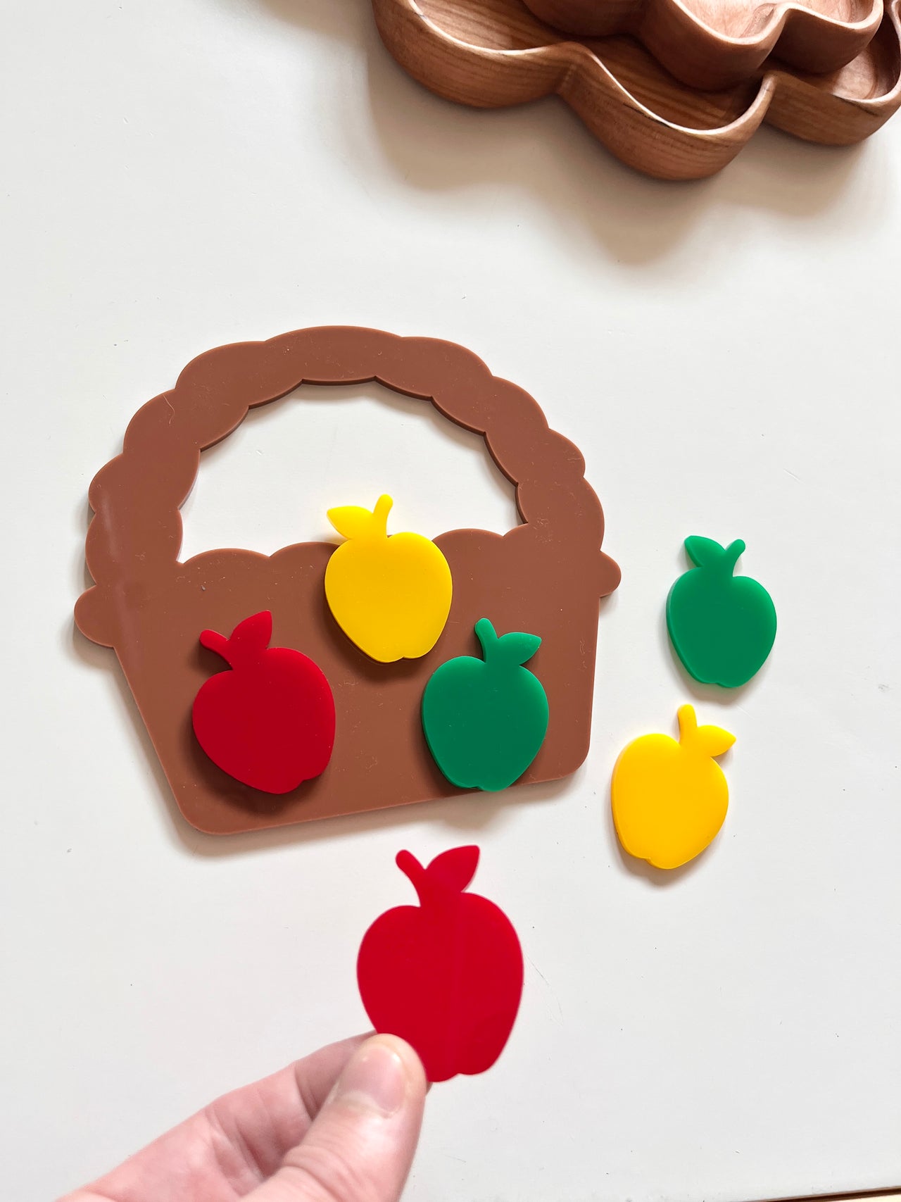 Little Dry Erasables - Basket with Apples