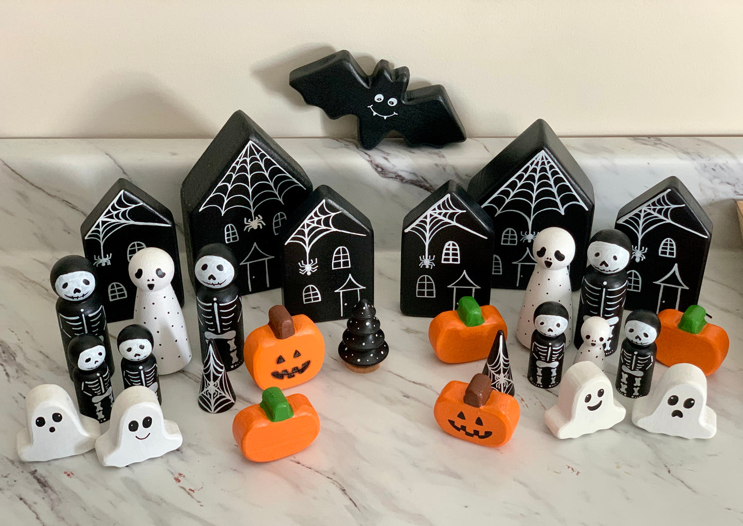 Halloween Wood Peg Dolls, Pumpkins, Ghosts, Bats and Haunted Houses