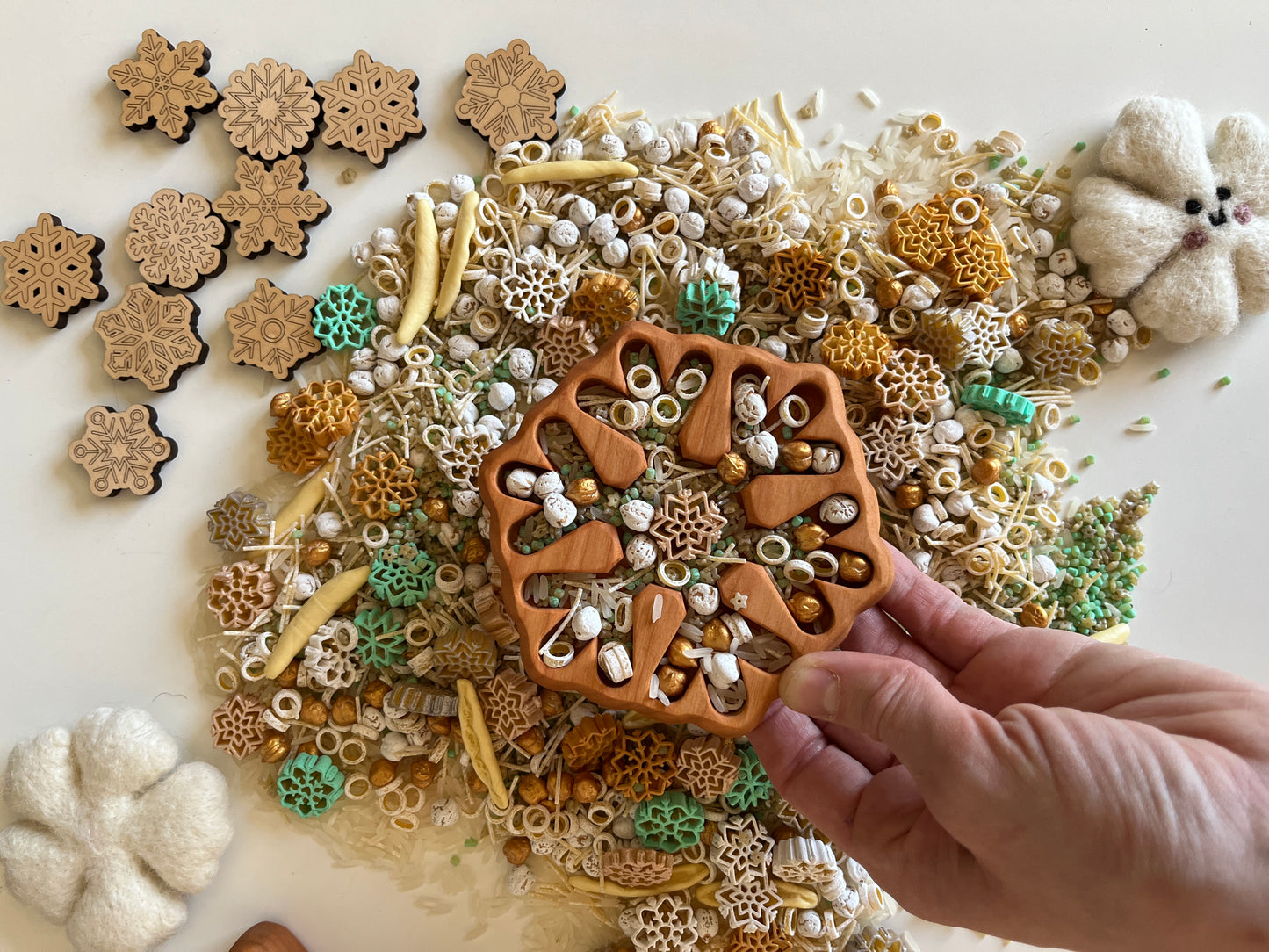 Mini Snow Trays, 3 Mini Snowflakes, Mini Snow Globe + Mini Snowman in Toque