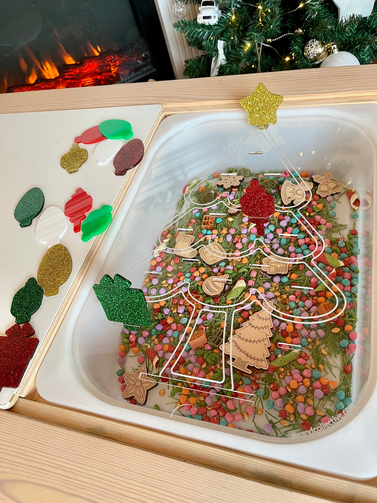 Christmas STEM Tree Insert – Acrylic Insert + 15 Light Bulbs / Ornaments Dry Erase Flisat Insert