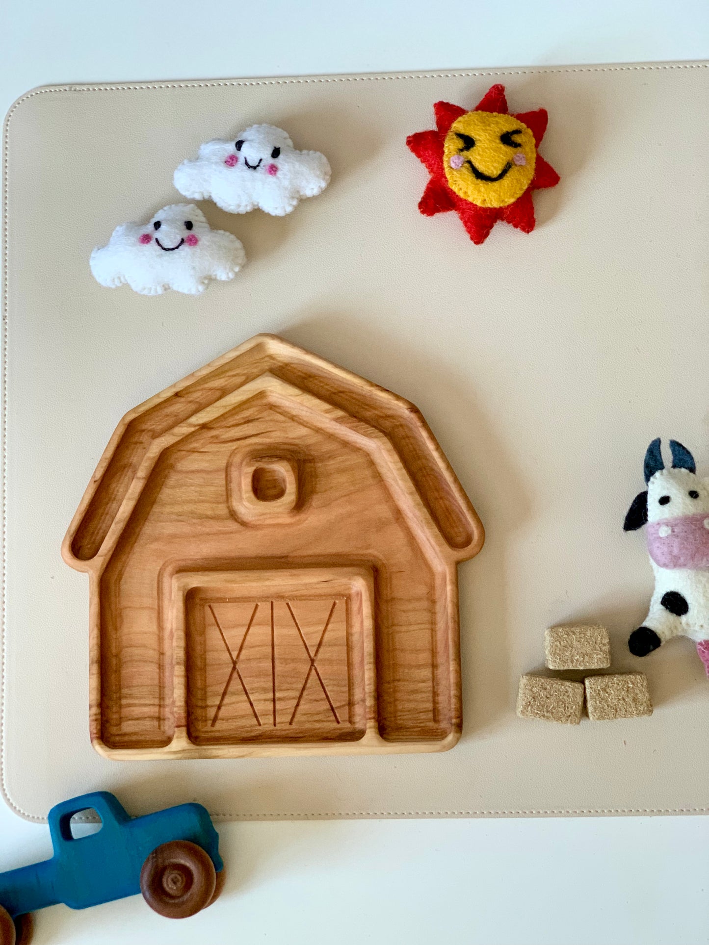 Barn Plate / Sensory Tray