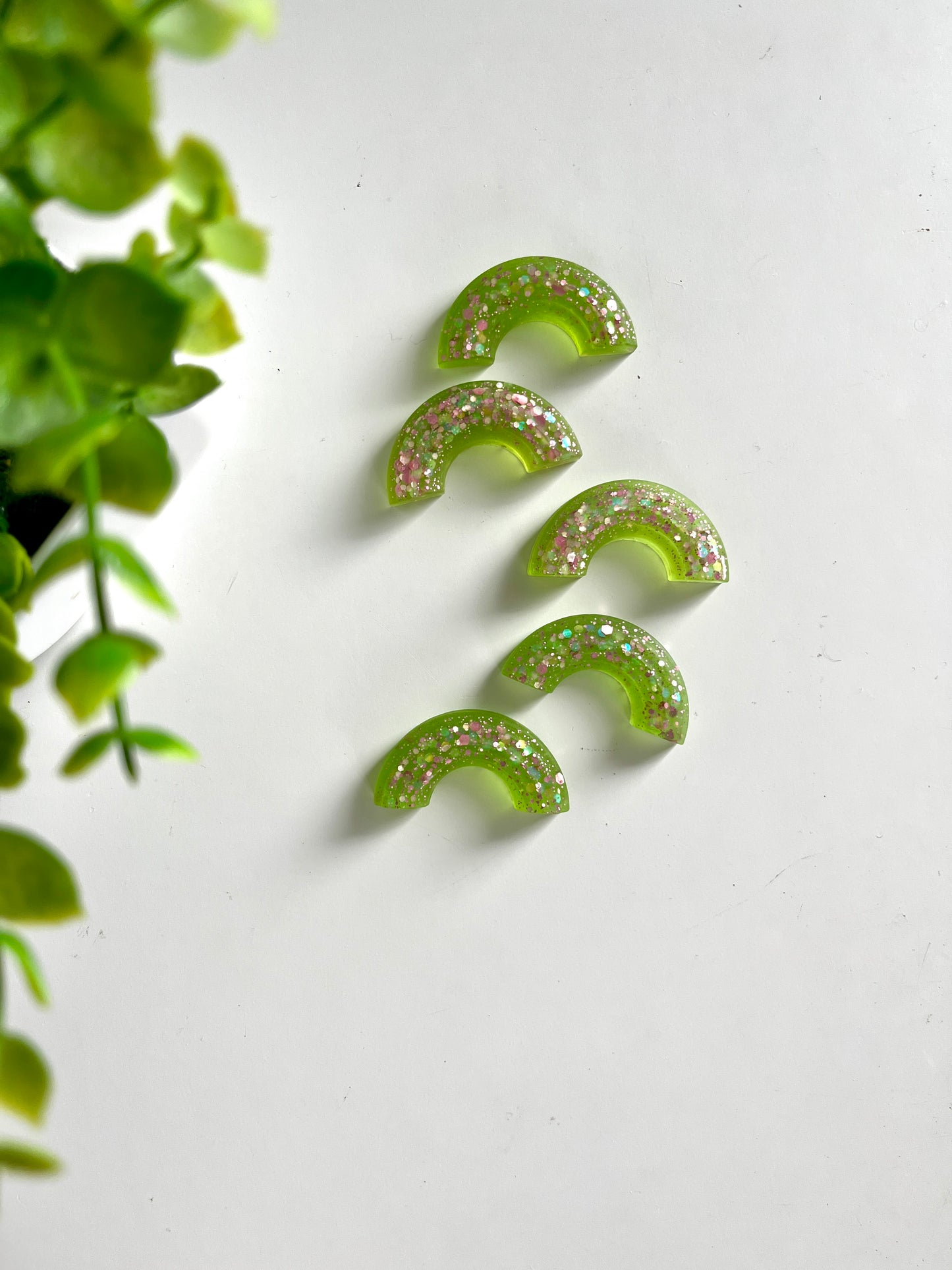 Mixed Rainbow Resin Loose Parts, Set of 5