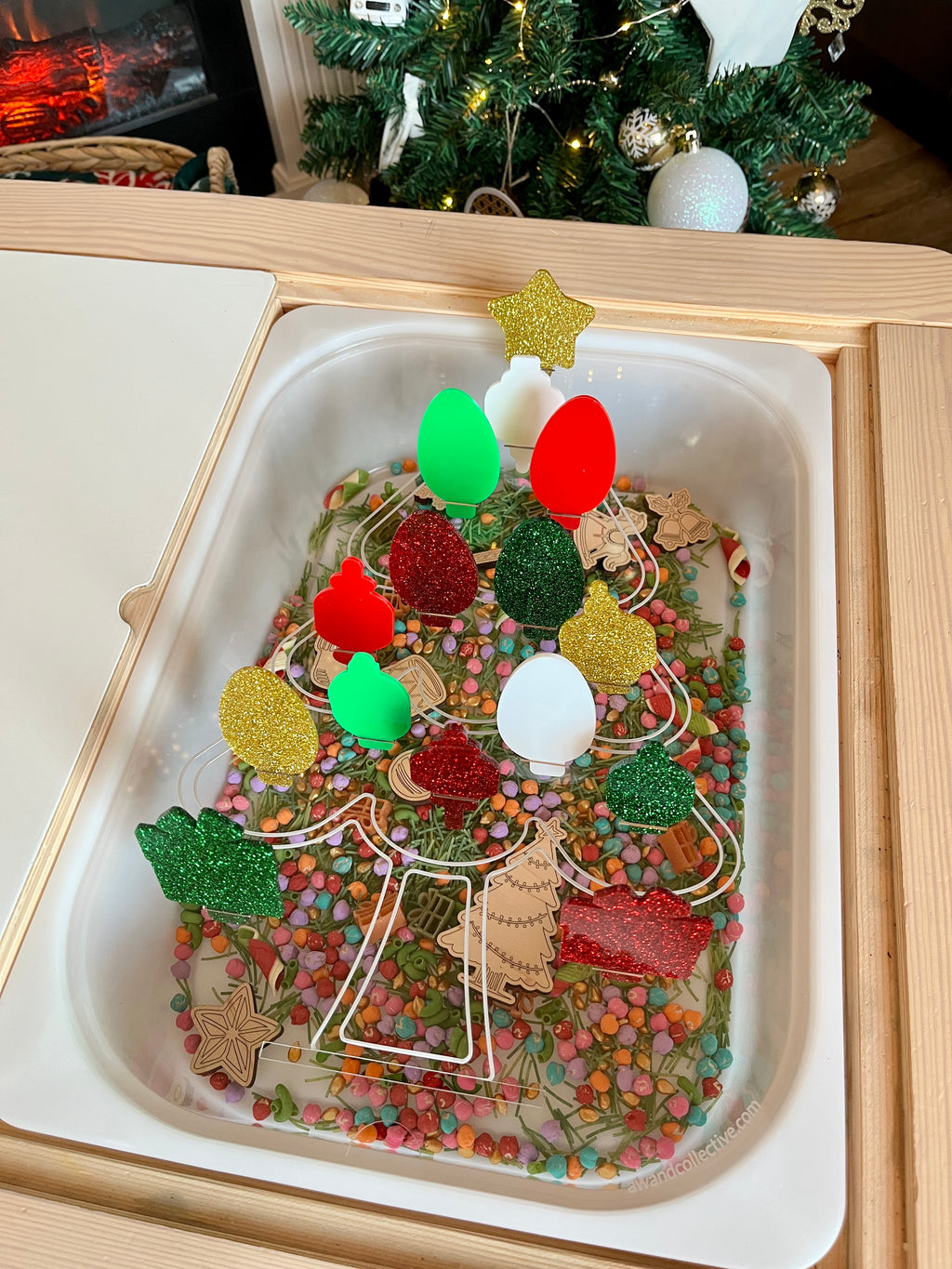Christmas STEM Tree Insert – Acrylic Insert + 15 Light Bulbs / Ornaments Dry Erase Flisat Insert