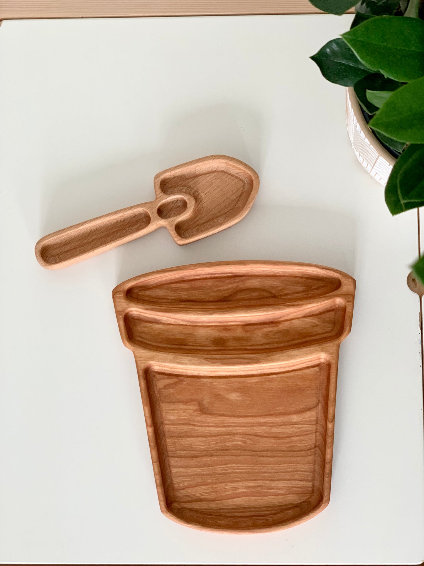 Small Shovel Plate / Garden Spade Sensory Tray