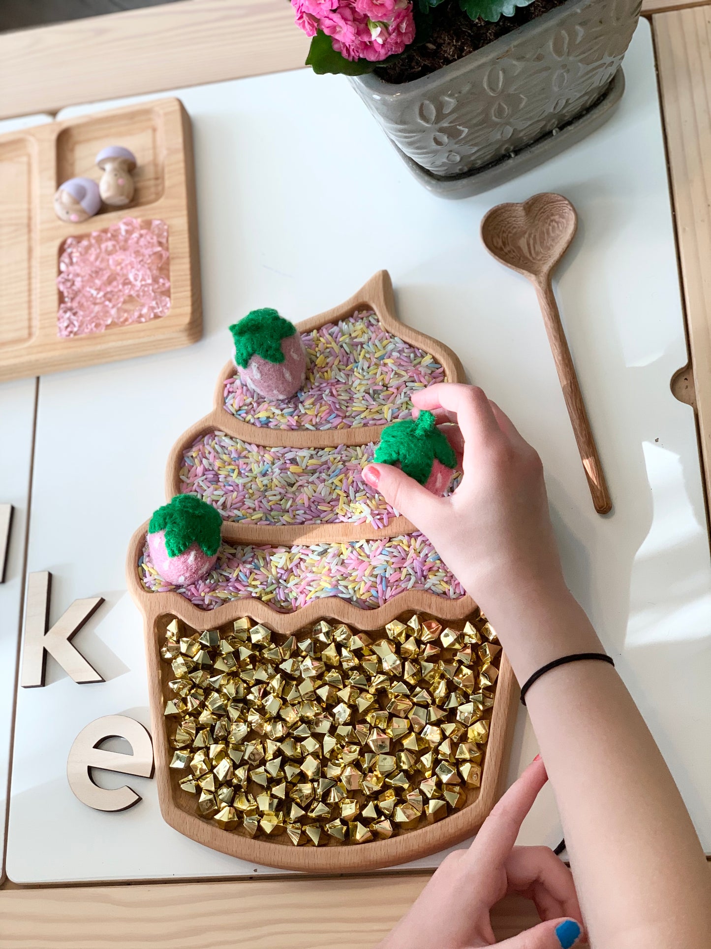 Cupcake Plate / Sensory Tray